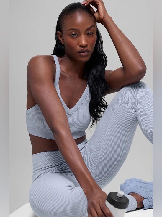 ALO Yoga Other - ALO YOGA | ✨NEW✨ Seamless Two Tone Rib Bra in Winter Frost Heather